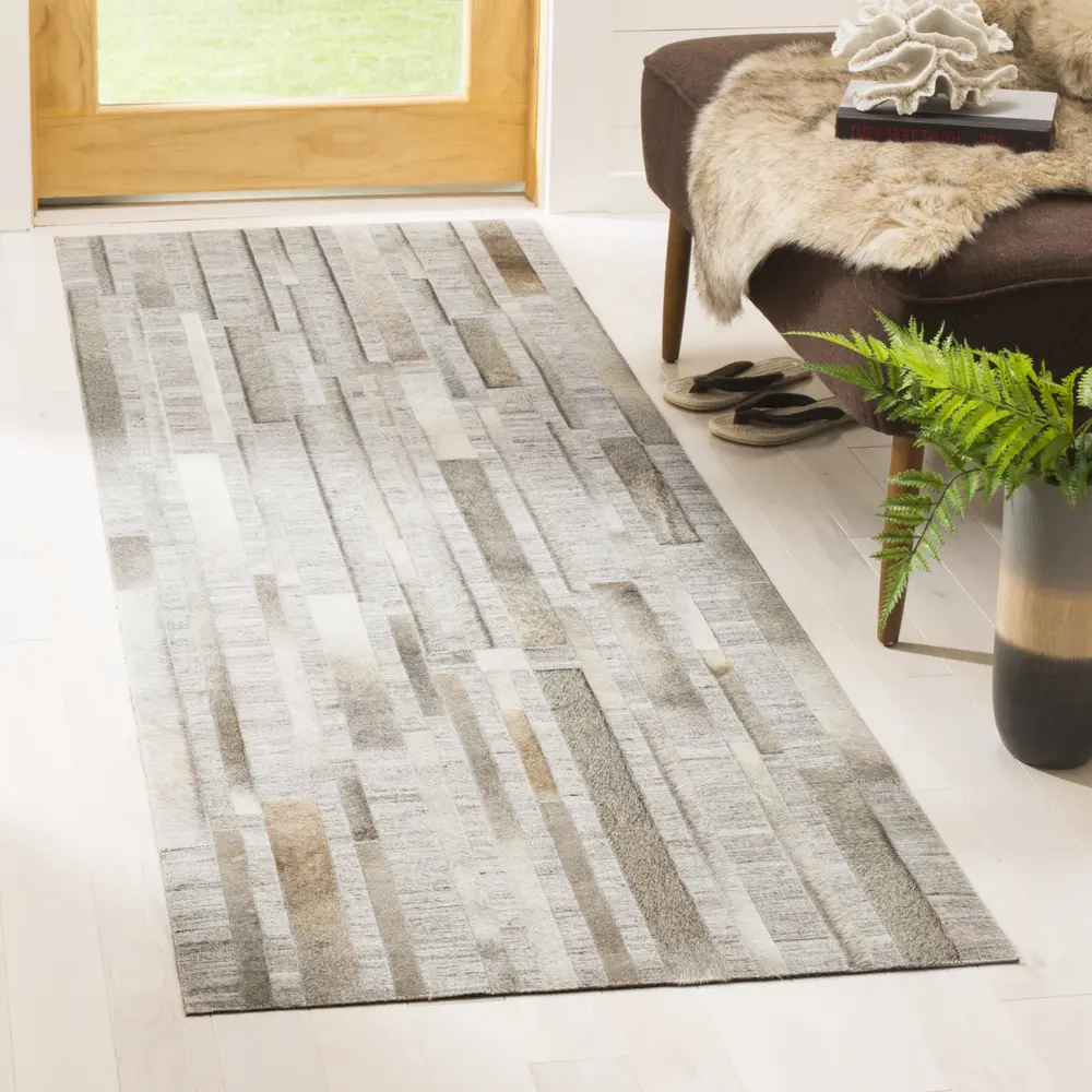 Safavieh Studio Leather 2'-3