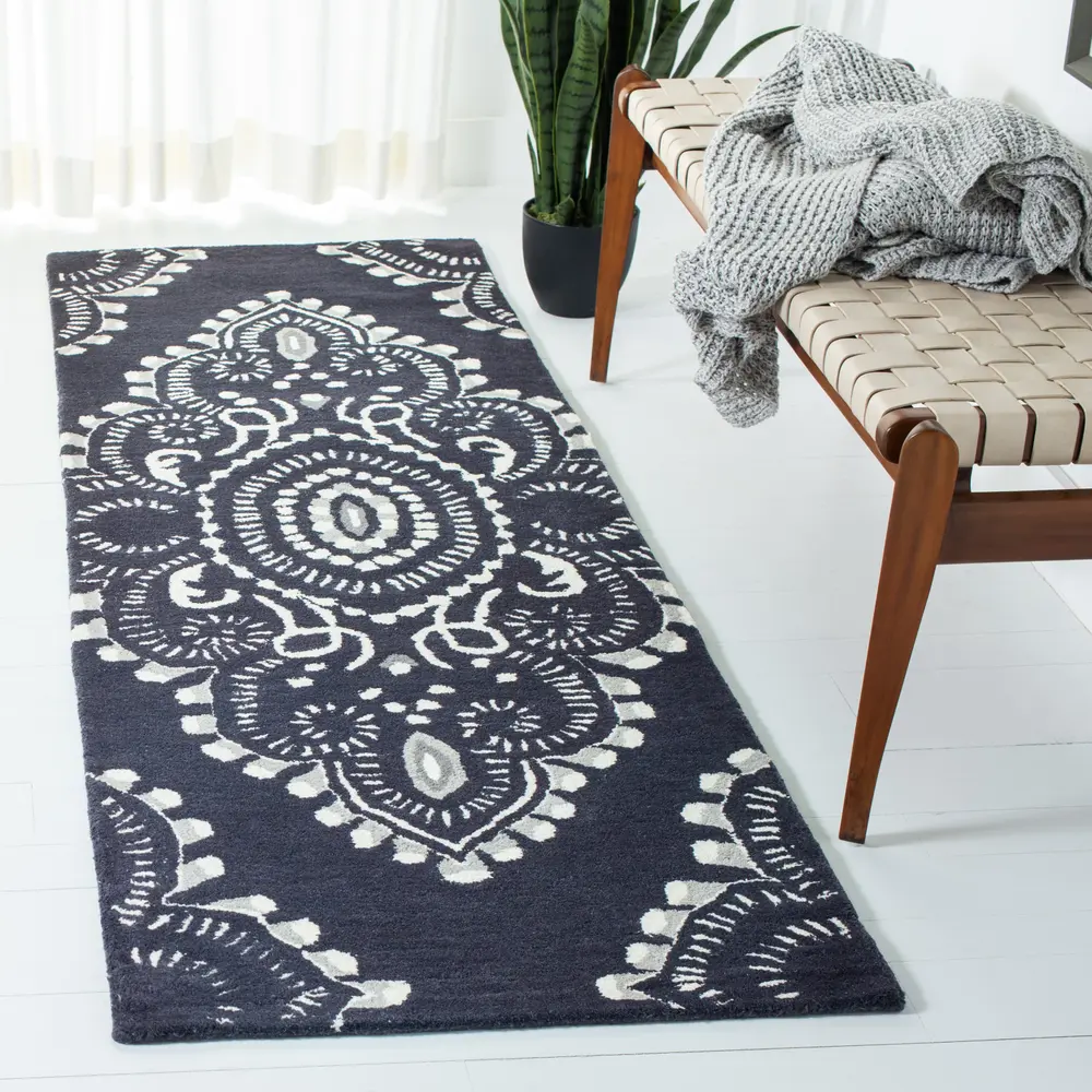 Safavieh Wyndham 2'-3