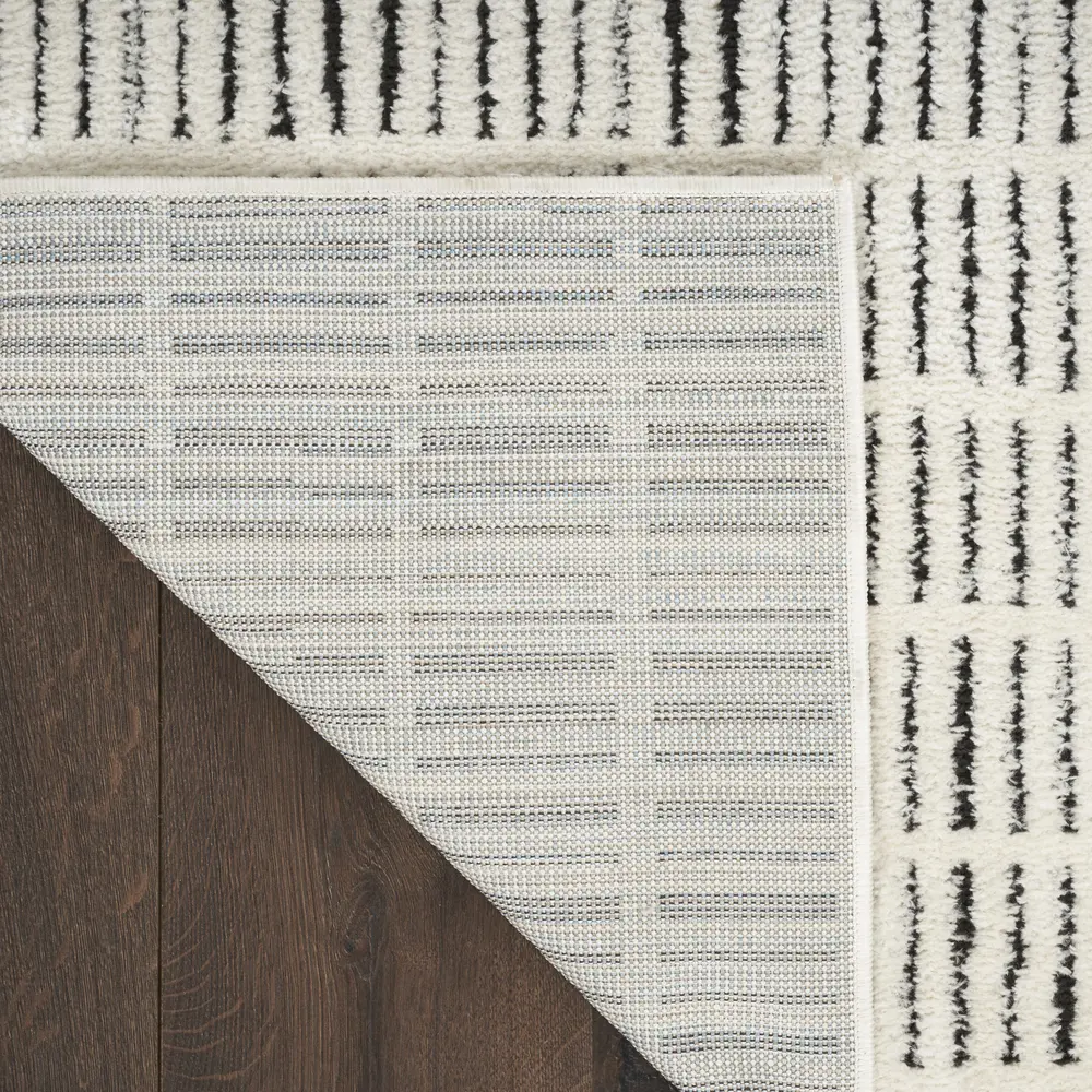 Nourison Cozy Modern 2'2