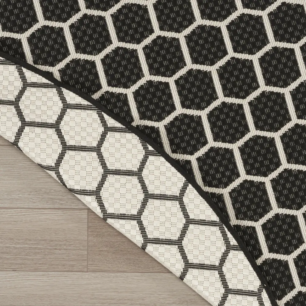 Nourison Reversible Indoor Outdoor 8' x Round Black Modern Rug