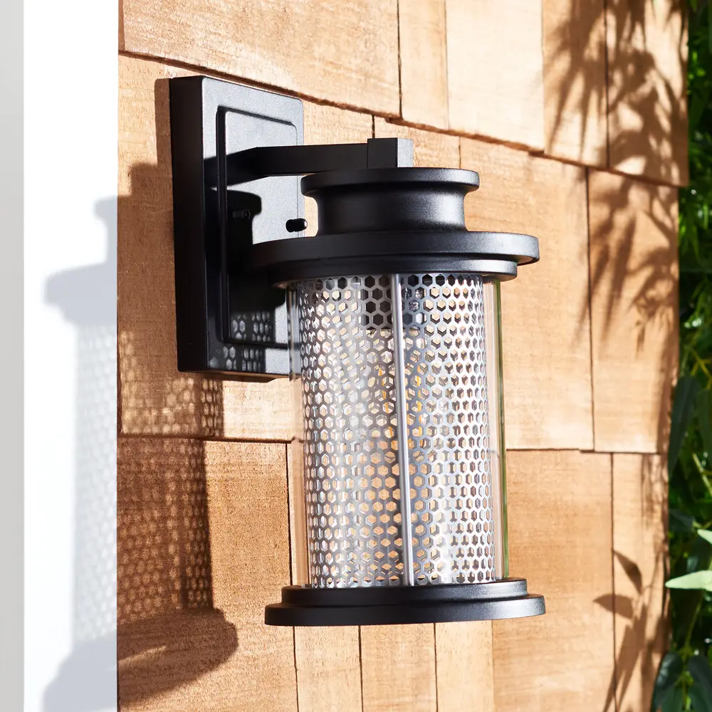 Queren Outdoor Wall Sconce