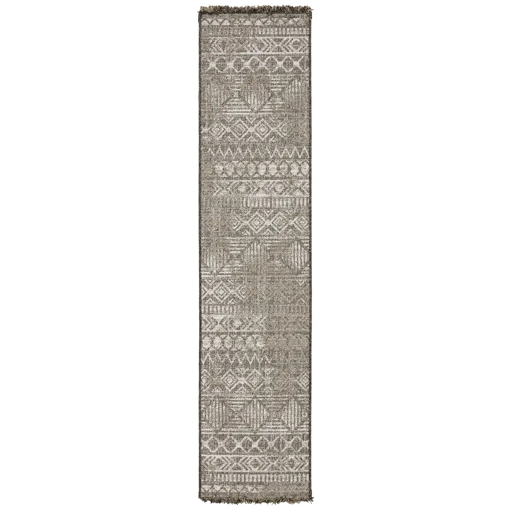 Gillian 4925A Beige/ Black Indoor/Outdoor Area Rug - 1'10