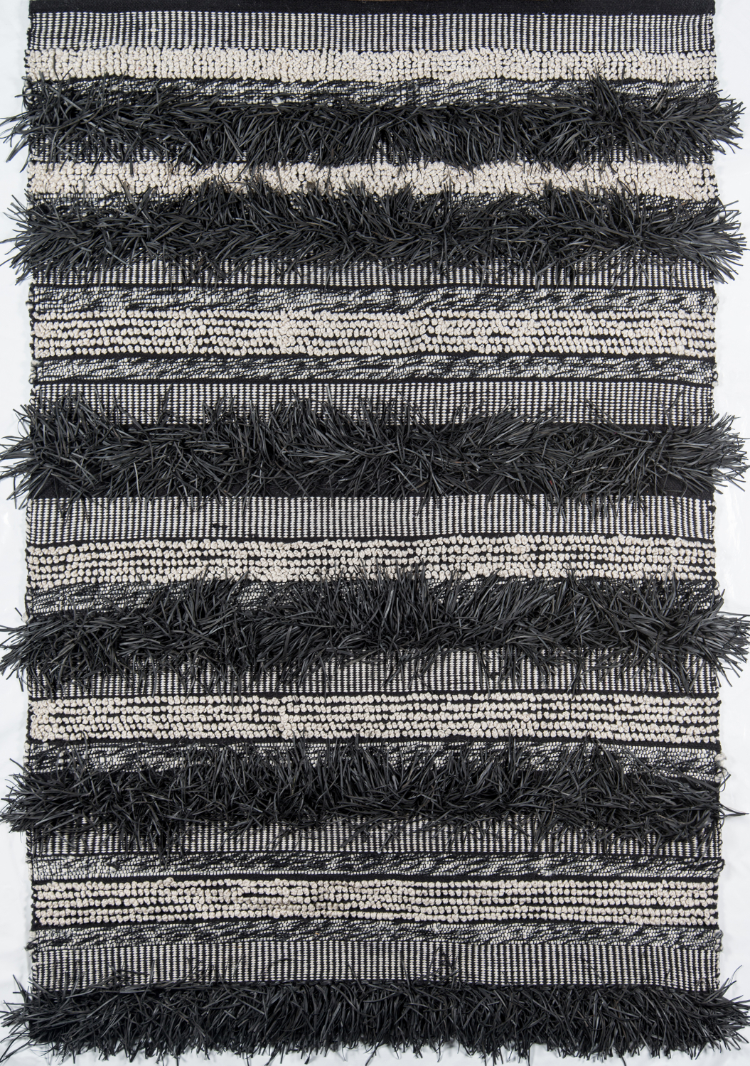Momeni Otto 2' X 3' Black Contemporary